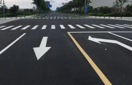 合肥道路劃線分析，如何保證道路畫(huà)線的筆直呢？