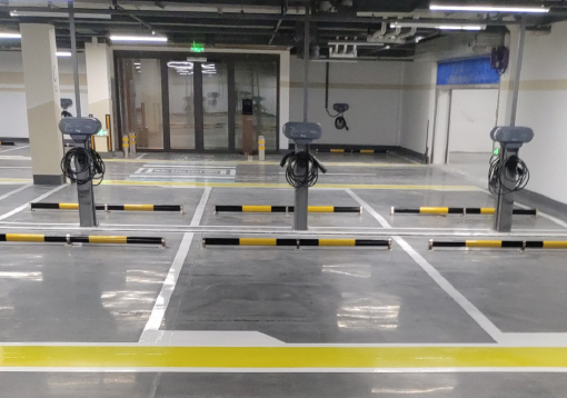 舞動城市的動感線條，飛揚市政無錫專業(yè)畫車位線服務(wù)