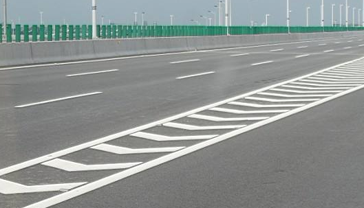 蘇州道路劃線標(biāo)線施工隊(duì)？  找飛揚(yáng)市政