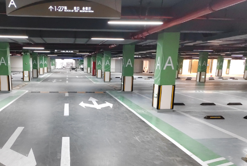 蘇州廠區(qū)專業(yè)停車場(chǎng)劃線施工，13年施工經(jīng)驗(yàn)