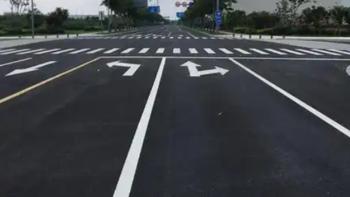 蘇州相城區(qū)廠區(qū)劃線選哪家？專業(yè)施工團隊，多年經(jīng)驗值得信賴