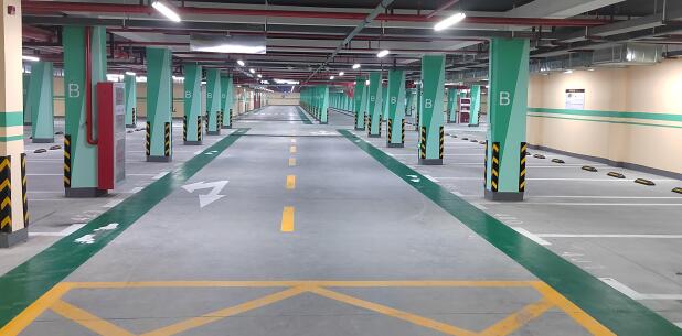 停車(chē)位劃線施工噴漆分步指南？從準(zhǔn)備到驗(yàn)收，確保劃線規(guī)范耐用